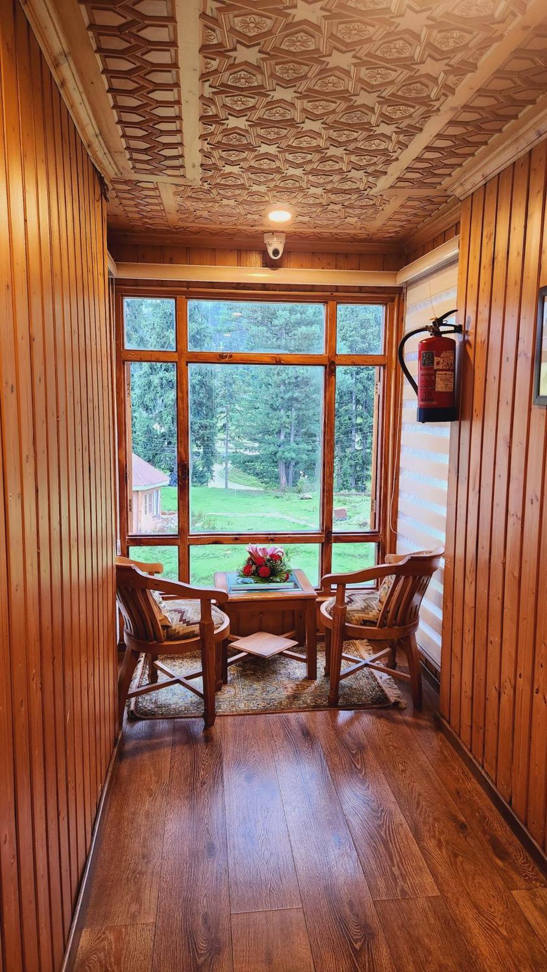 Shaw Inn By Stay Pattern Гульмарг Екстер'єр фото
