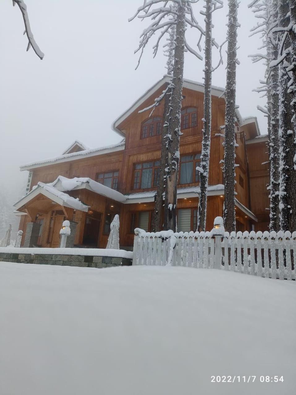 Shaw Inn By Stay Pattern Гульмарг Екстер'єр фото